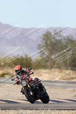 media/Dec-01-2025-Moto Forza (Mon) [[2daa91e15f]]/3-Beginner Group/Session 3 (Turn 3)/